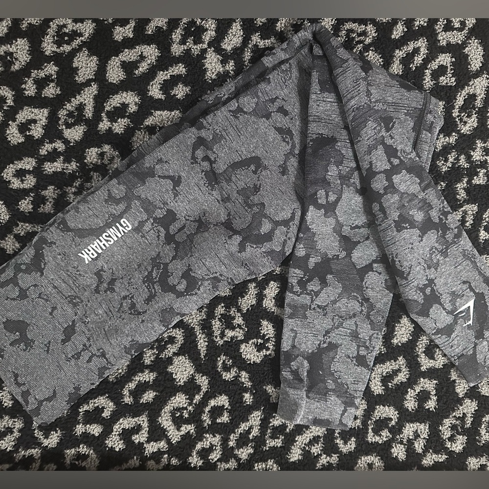 Gymshark Black and Gray Patterned Leggings